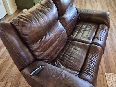 Loveseat recliner