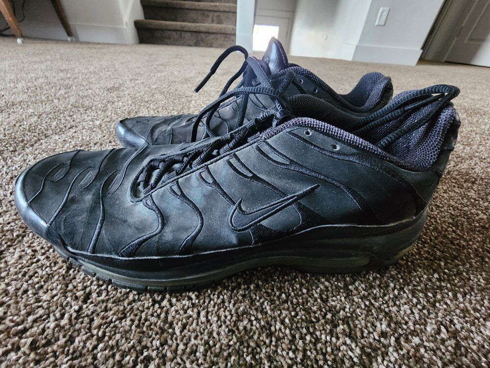 Size 13 Nike AIR MAX full leather upper
