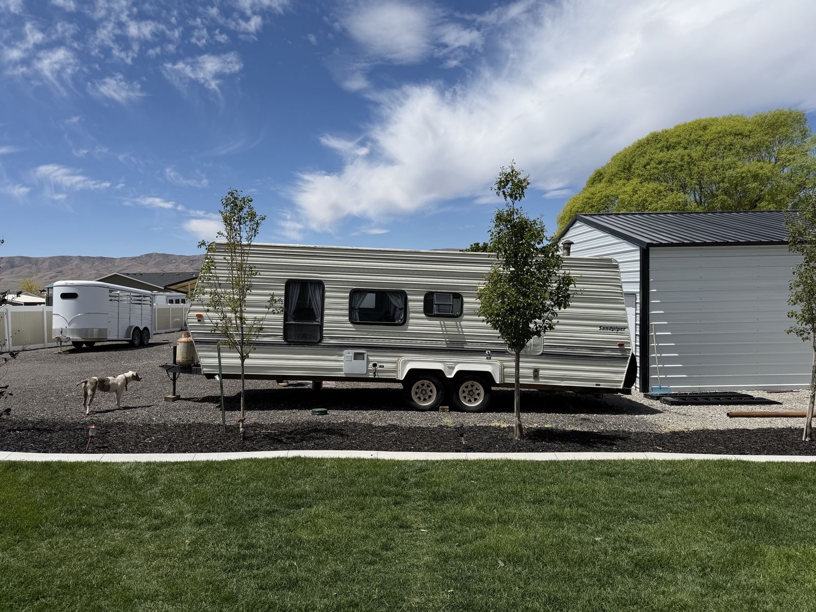 Sandpiper Travel Trailer - 4 Sleeper - Great Project Camper
