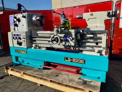 Manual lathe