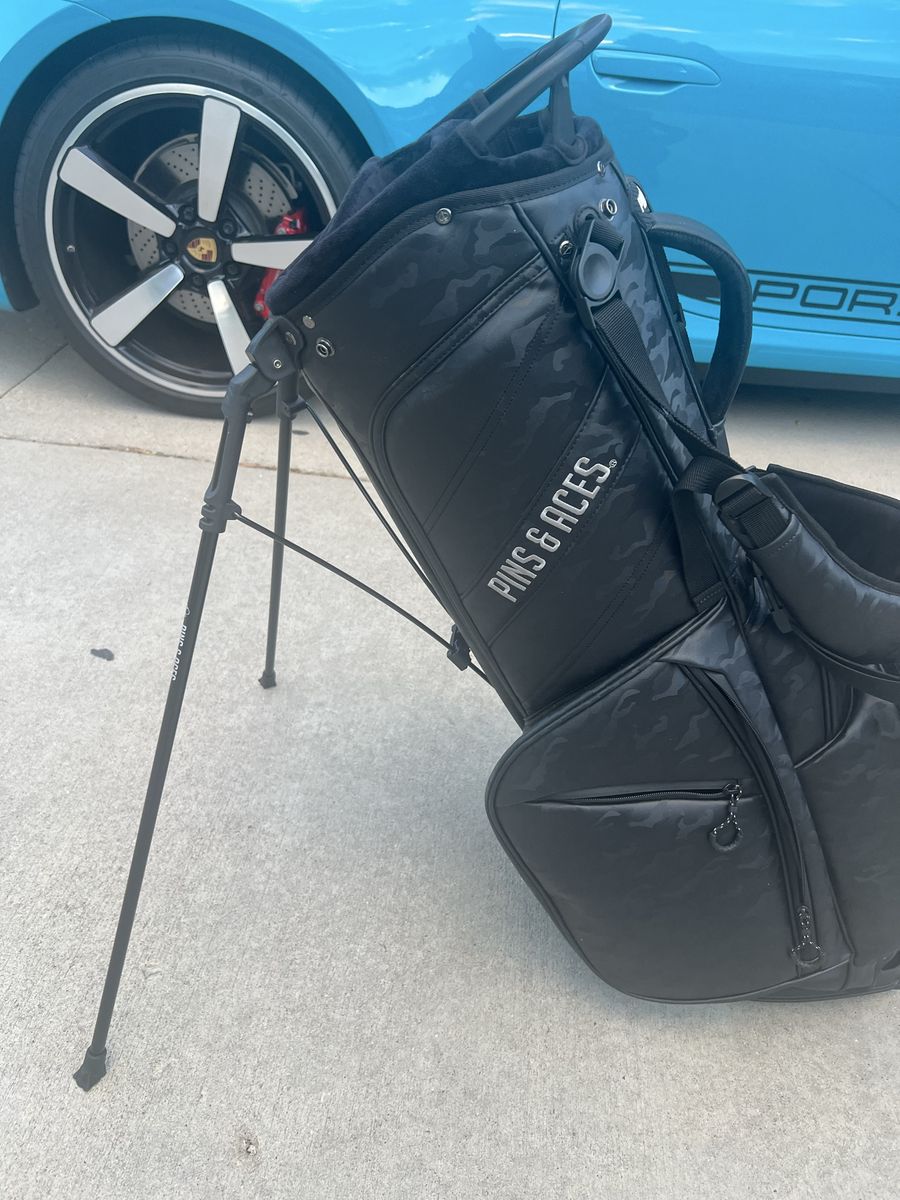 Pins & Aces Black Camo Golf Stand Bag - Lightweight & Durable, Excellent Condition