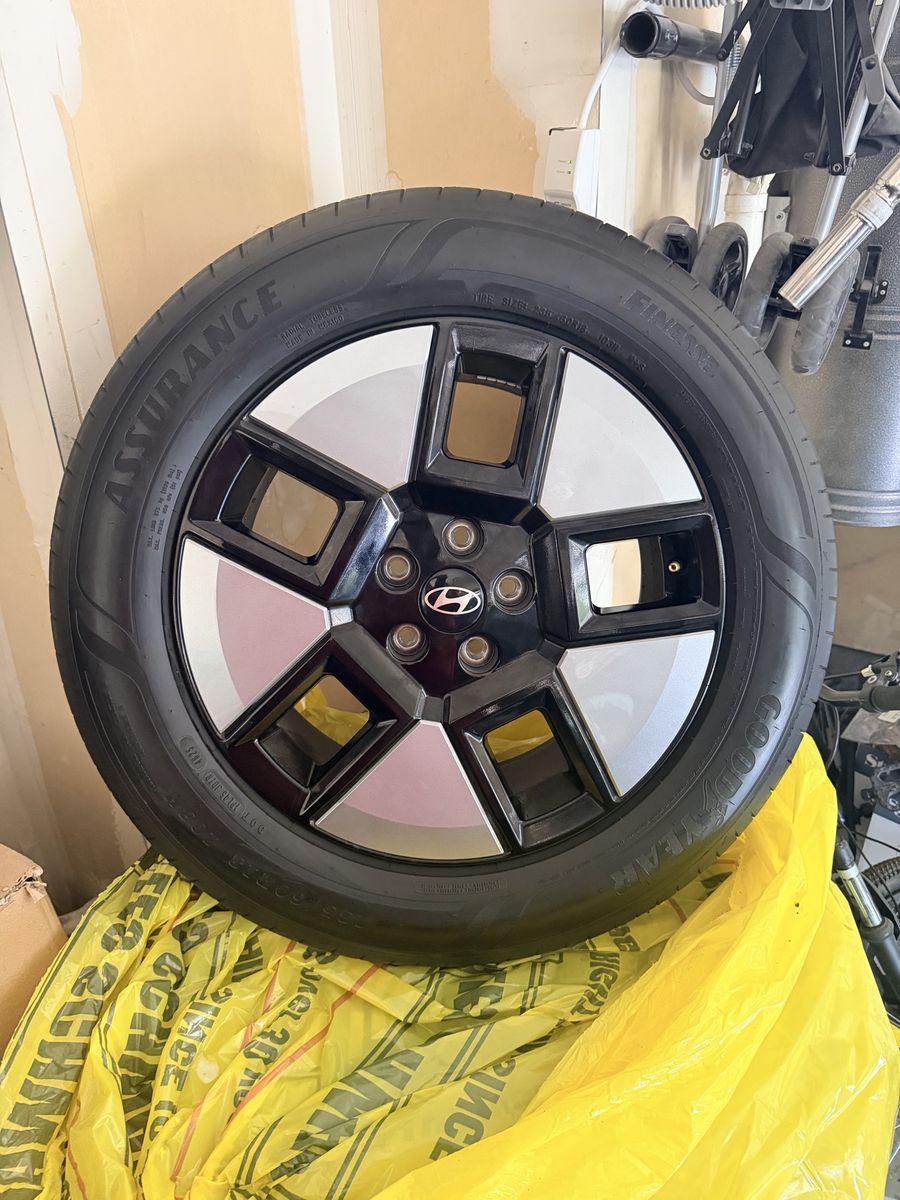 ***BRAND NEW HYUNDAI TIRES & RIMS**