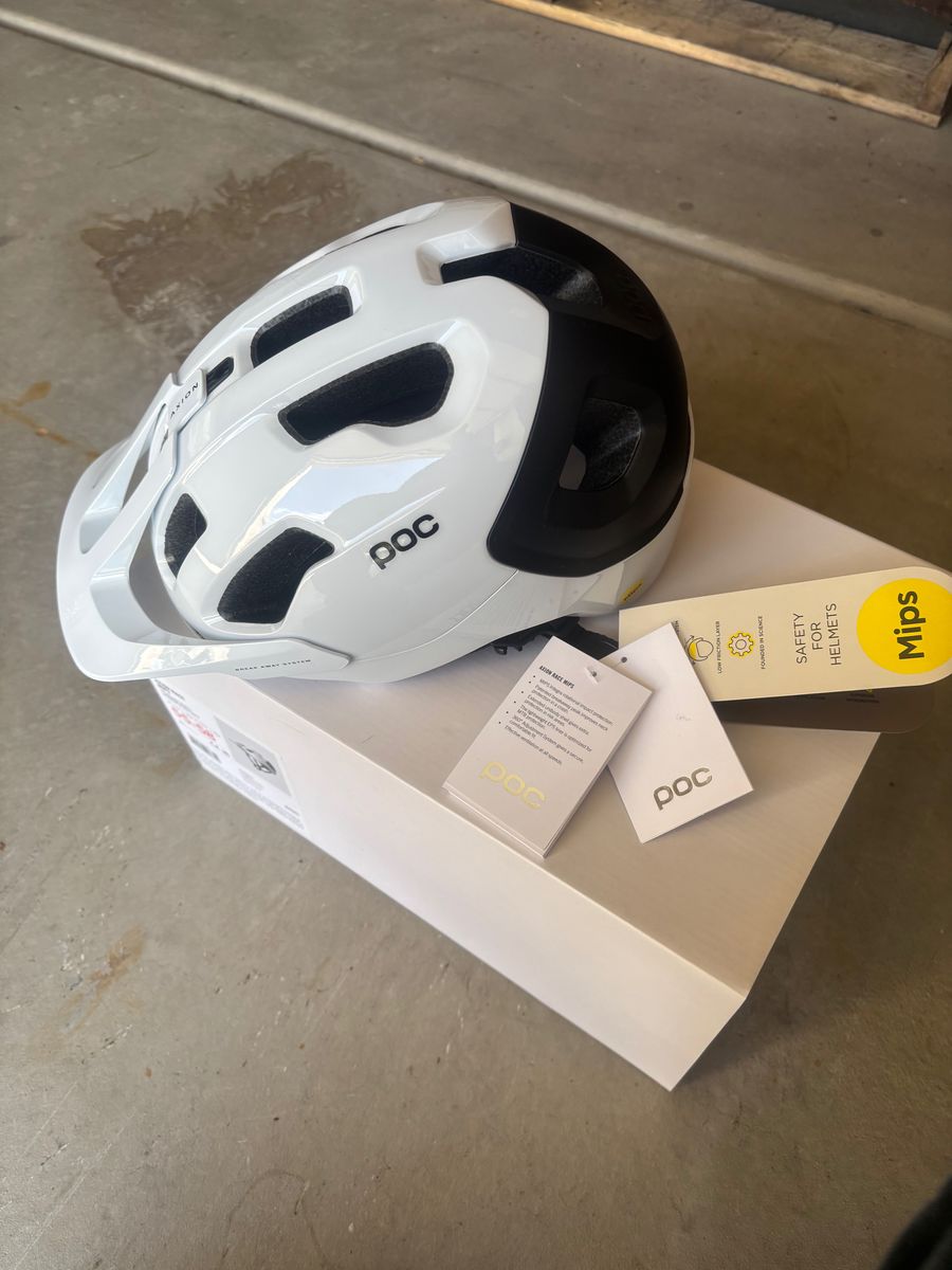 POC AXION RACE MOUNTAIN BIKE HELMET