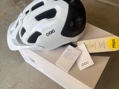 POC AXION RACE MOUNTAIN BIKE HELMET