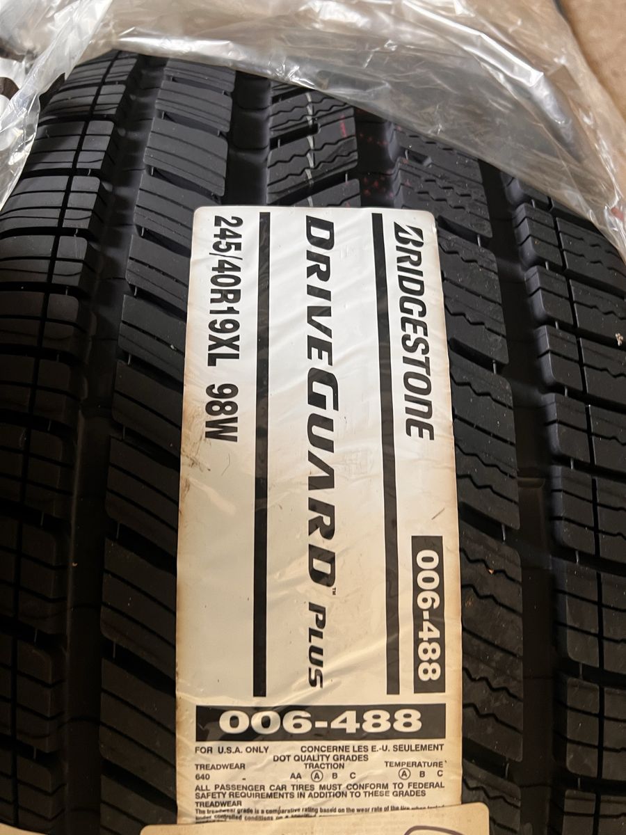 Bridgestone DriveGuard plus tire 235/40R19XL run flat