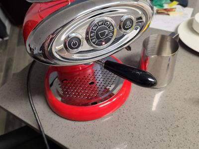 FRANCISFRANCIS Illy X7.1 Iperespresso Red Espresso Machine - Used a few times