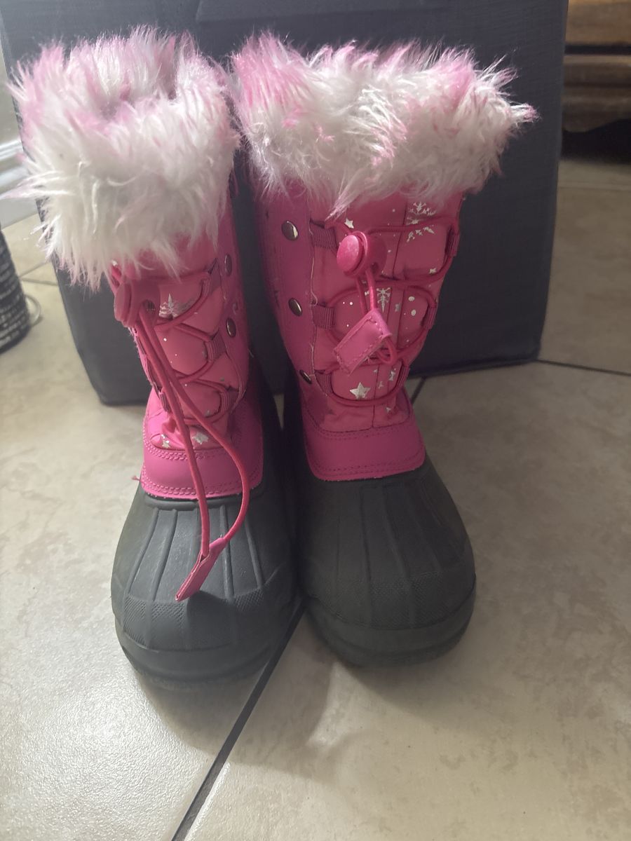 Snow boots