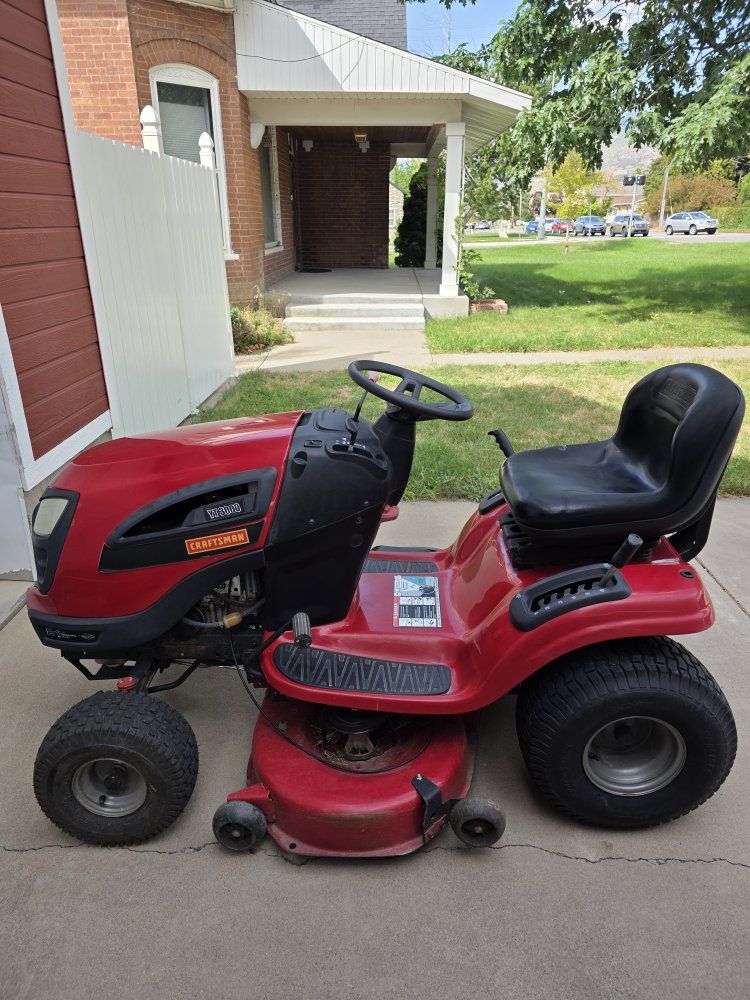Craftsman 42-Inch Riding Lawn Mower Tractor Red