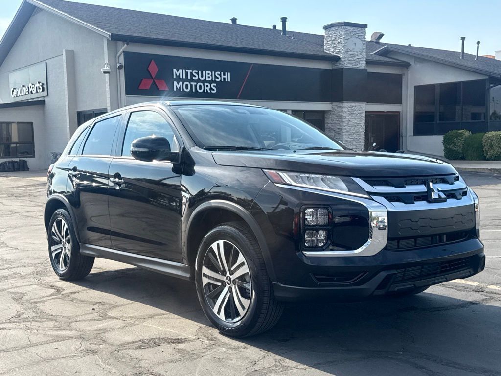 2027 Mitsubishi Outlander Sport SE