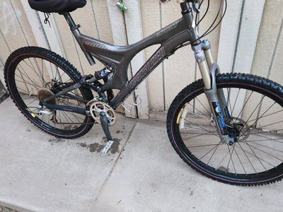 Specialized Enduro Comp Full Suspension Mountain Bike, Medium size frame