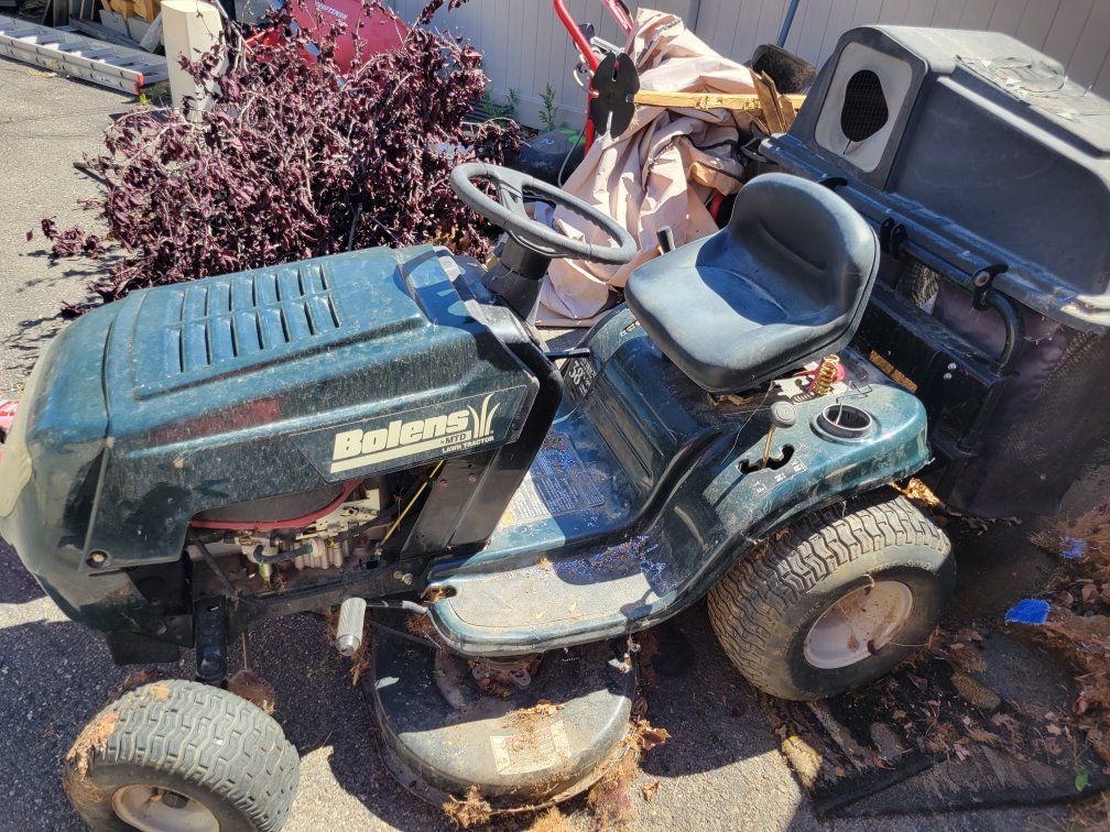 bolens troy built riding lawnmower needs work