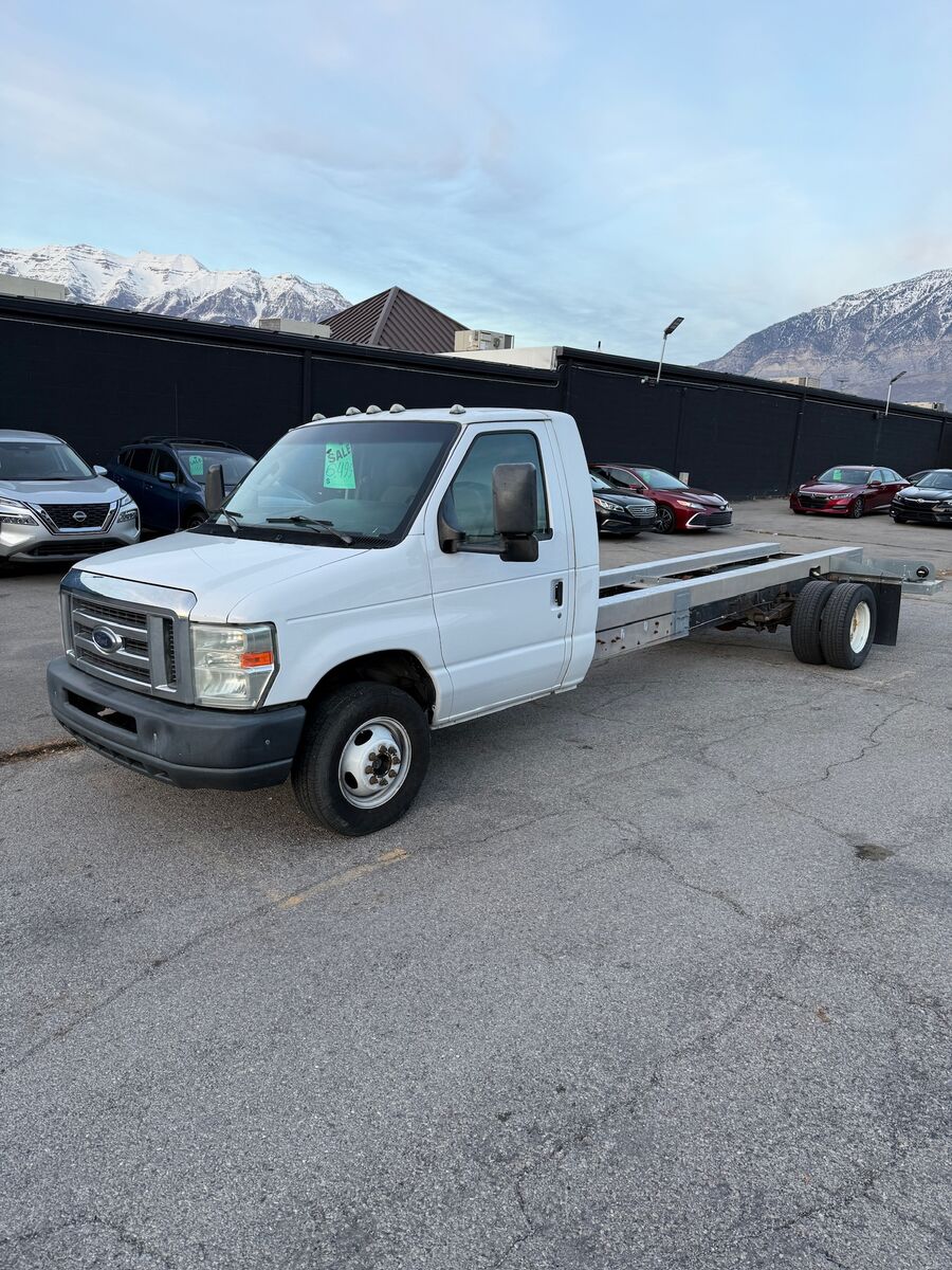 2011 FORD E E-450 SD