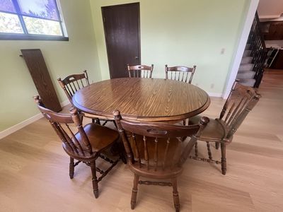 Dining Table set w 6 chairs