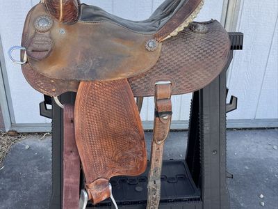 Cecil Phillips Barrel Saddle