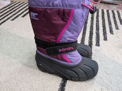 Sorel kids boots (size 1)