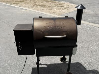 Traeger Smoker & Accessories