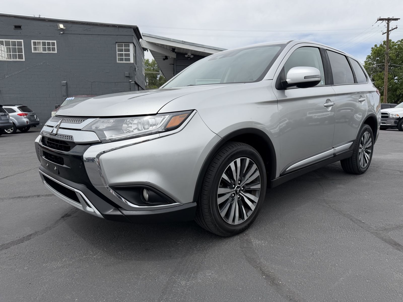 2020 Mitsubishi Outlander SE