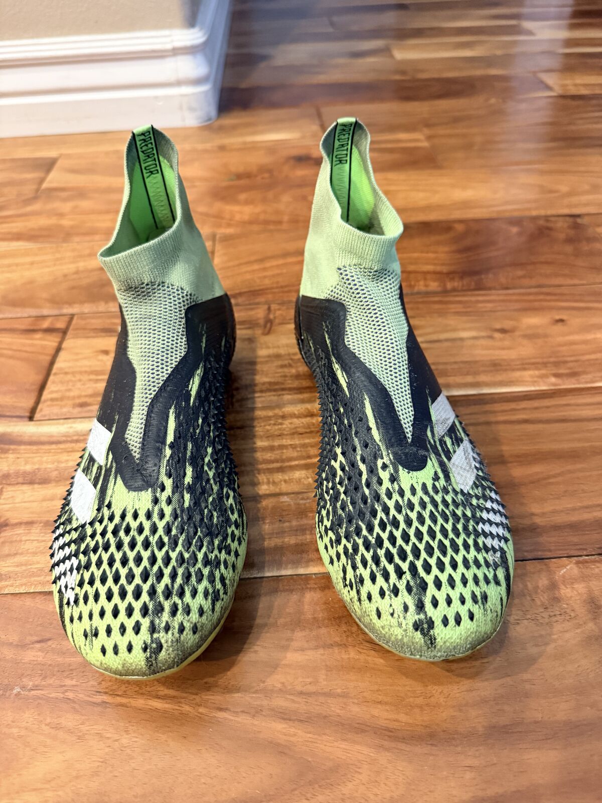 Adidas Predator Size 6.5 Men’s And 7.5 Women Soccer Cleats