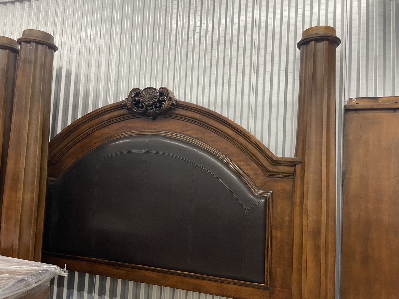 Main image 6