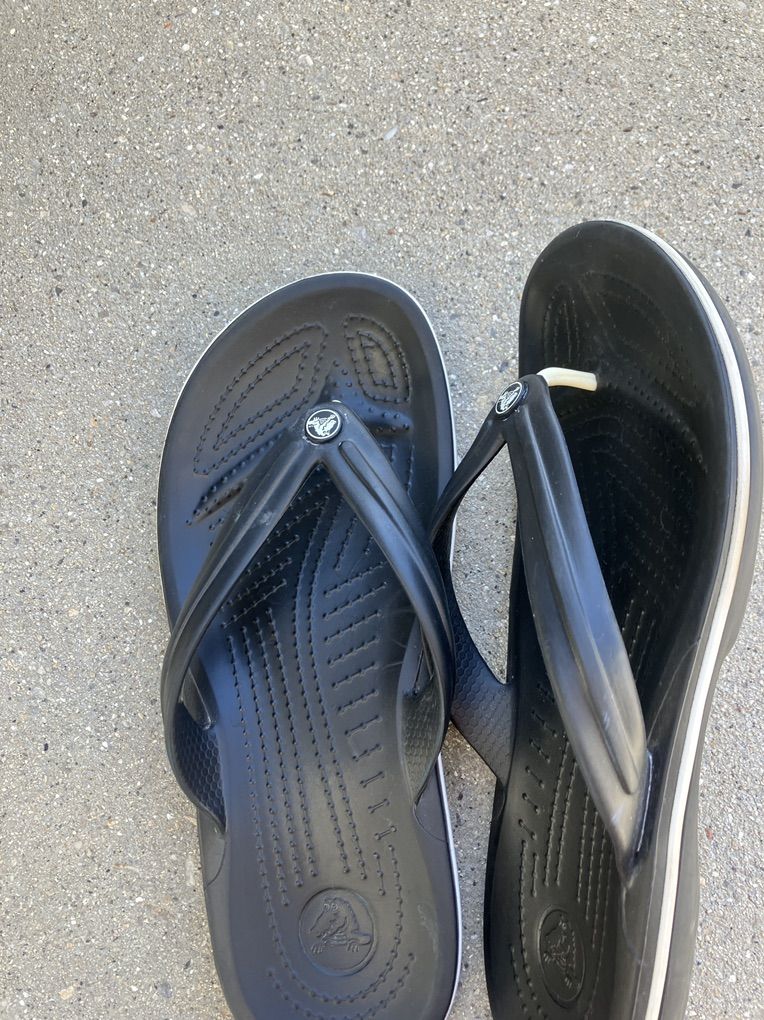 Crocs Flip Flops Womens Size 8 Black White Stripe