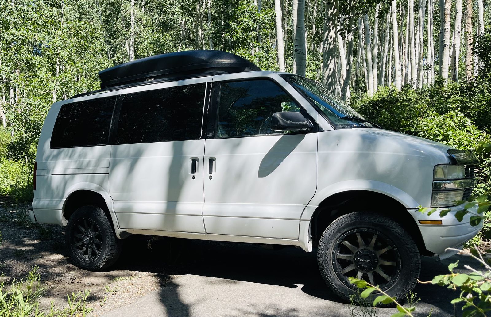 2000 Chevrolet Astro Van LT