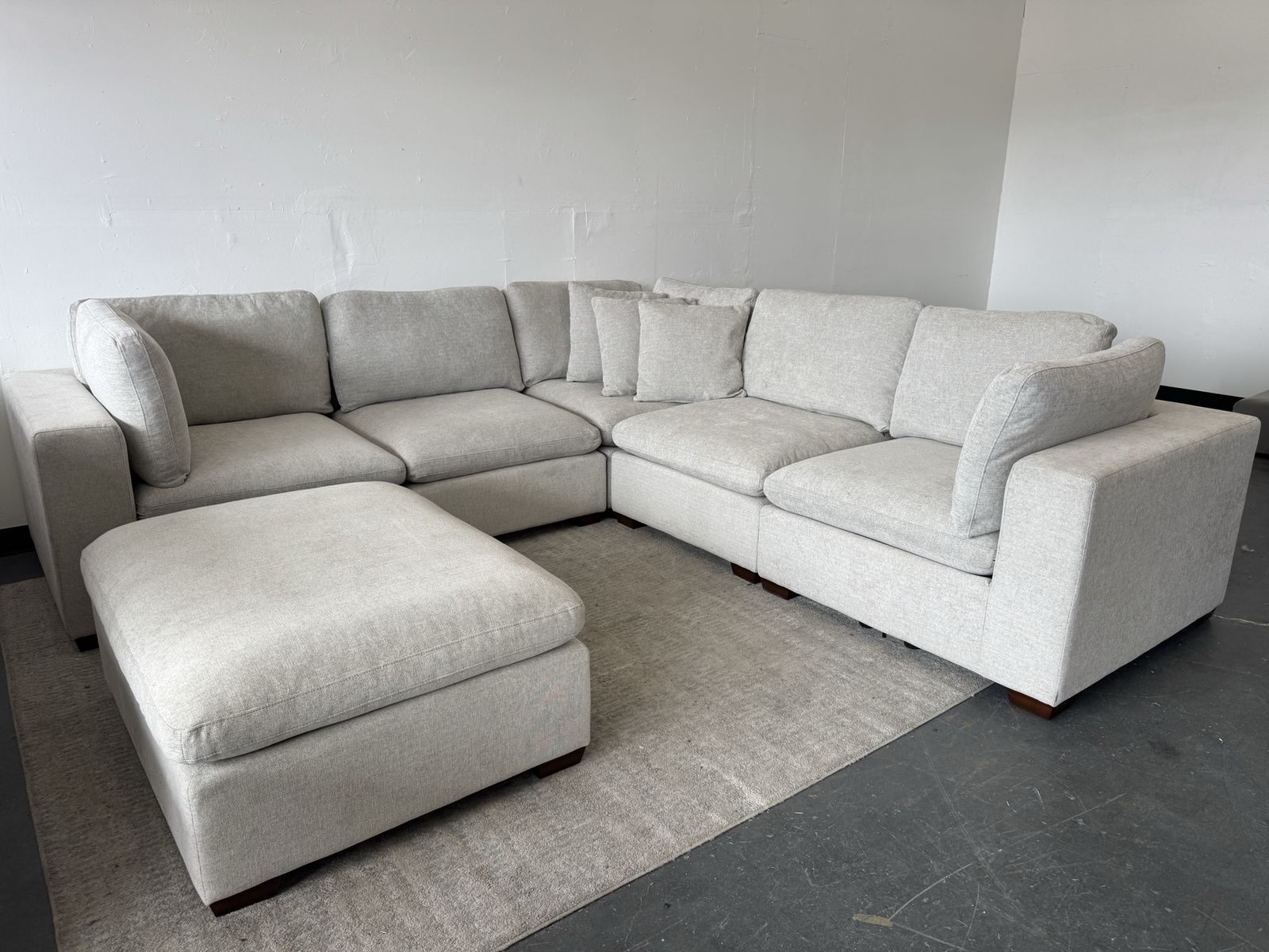 GRAY COSTCO LOWELL MODULAR SECTIONAL SOFA COUCH & OTTOMAN