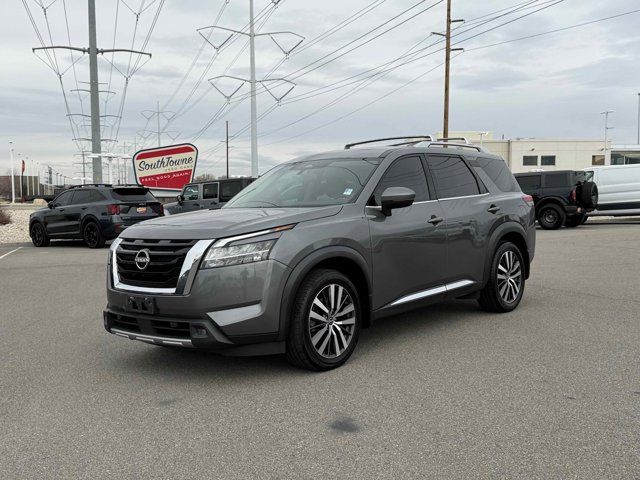 2022 Nissan Pathfinder Platinum