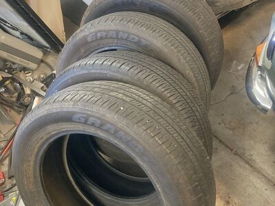 225/60R18 Dunlop tires