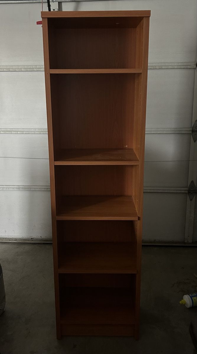 5-Shelf Bookshelf – Good Condition