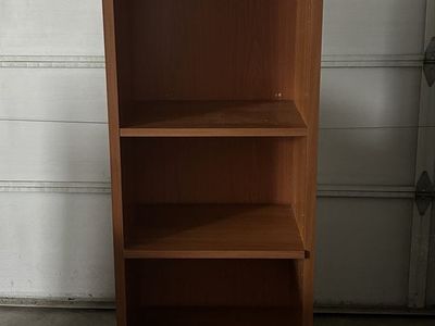 5-Shelf Bookshelf – Good Condition
