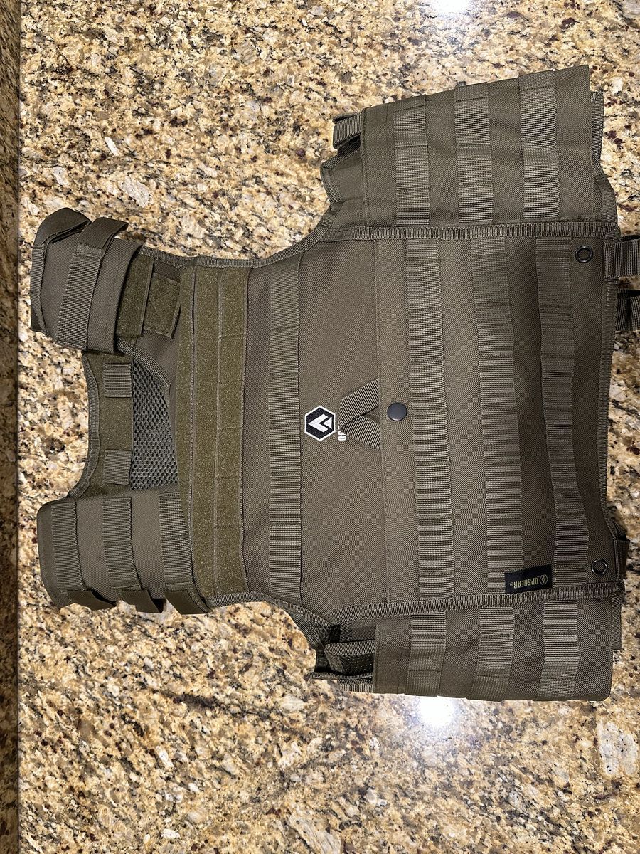Military Tactical Gear Plate Carrier - Army Green - Brand New