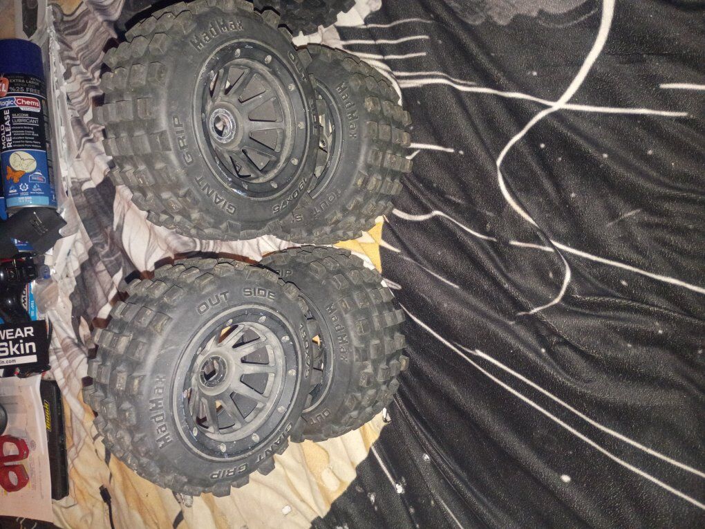 Arrma kraton 8s mad Max tires