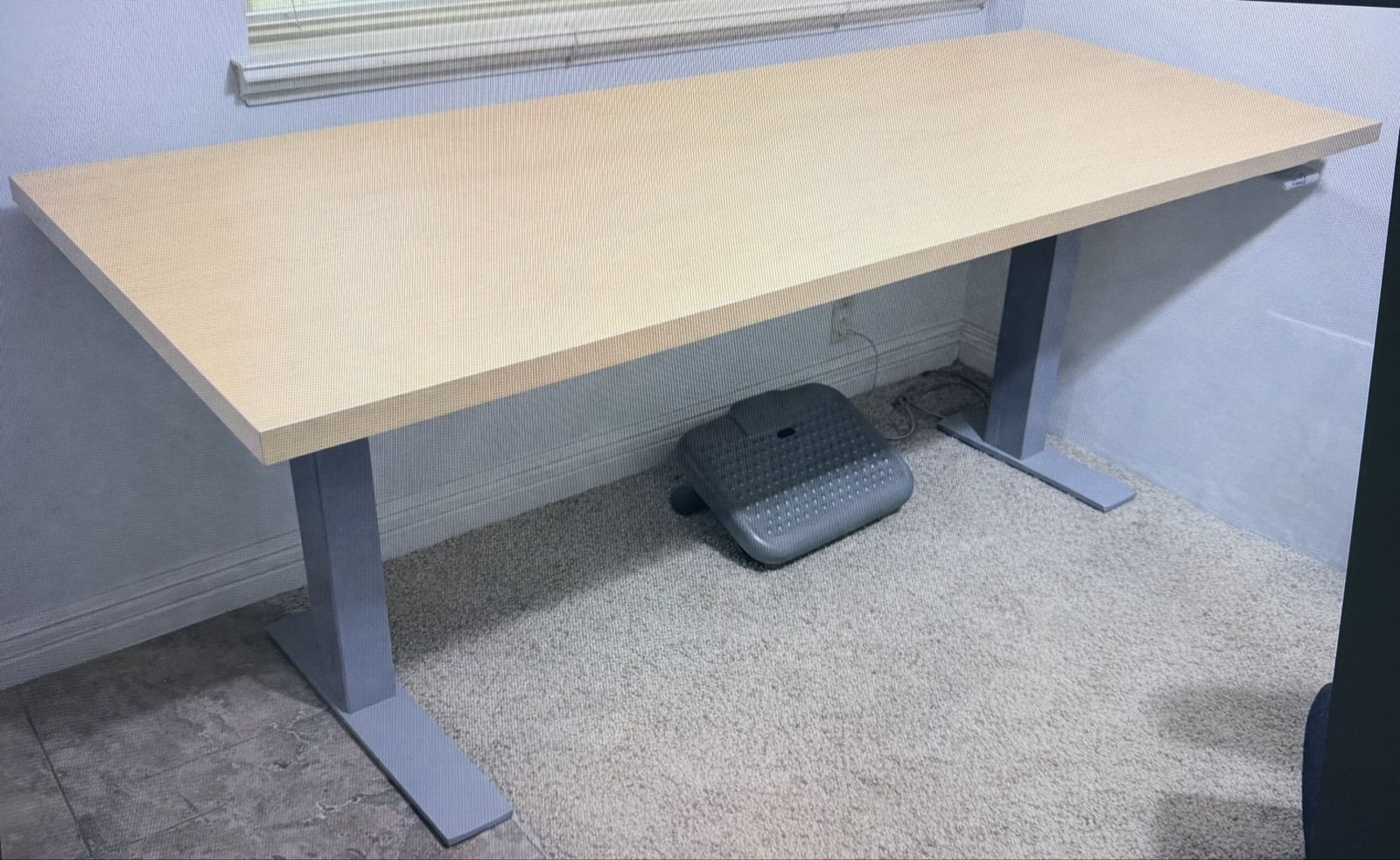 Standing desk