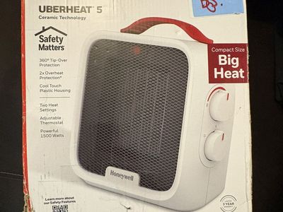 Honeywell UberHeat 5 Ceramic Personal Space Heater White