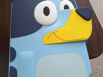 Bluey Carry Case & 9 Figurines