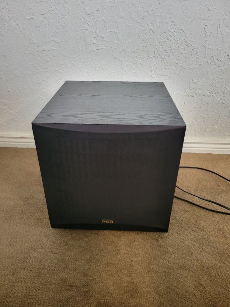 RCA PRO-SW120P 120-Watt Powered Subwoofer