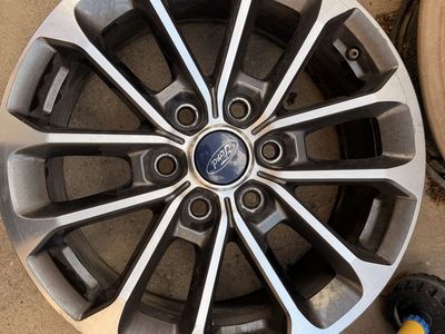 OEM Ford F-150 Truck Wheel - Gray 6-Lug Aluminum Rim