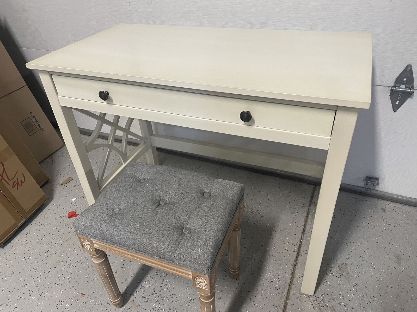 Like New small desk and stool cream, 38 inches wide
