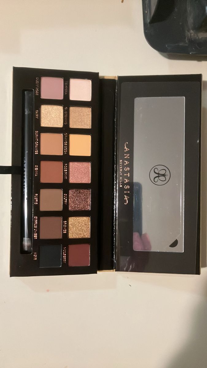 Anastasia Beverly Hills Soft Glam Eye Shadow Palette 14 Shades with Brush
