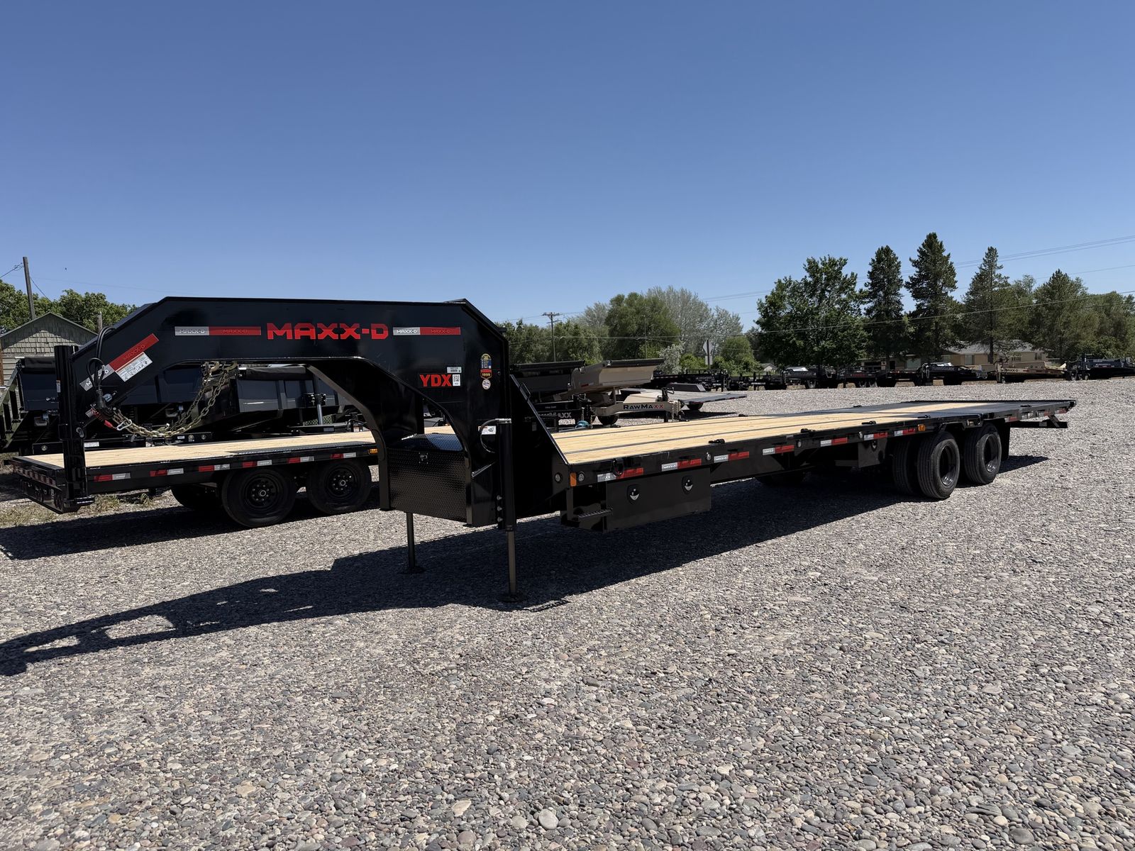 2027 Maxx-D Hydraulic Dovetail 102”x34’