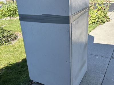 GE Top Freezer Refrigerator - White, Used, Functional