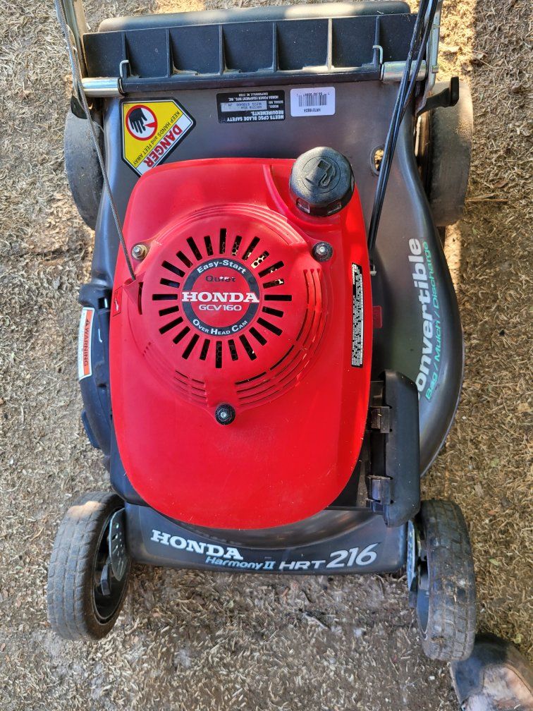 Honda Harmony II HRT 216 GCV160 Gas Powered Lawn Mower Convertible