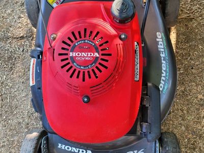 Honda Harmony II HRT 216 GCV160 Gas Powered Lawn Mower Convertible