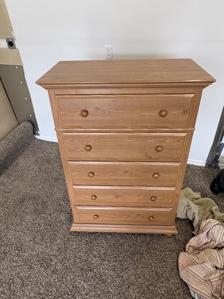 FREE DELIVERY - Oak 5-Drawer Chest - Perdue Furniture (2002) - Great Condition!