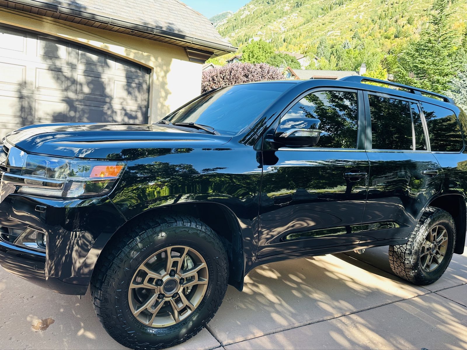 2021 Toyota Land Cruiser Heritage Edition