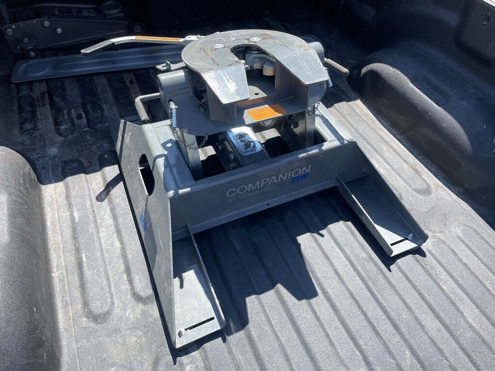 5th Wheel Trailer B&W Hitch Companion