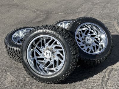 20x12 -44 Hostile H116 8 Lug 8x6.5 33x12.50R20 R/T