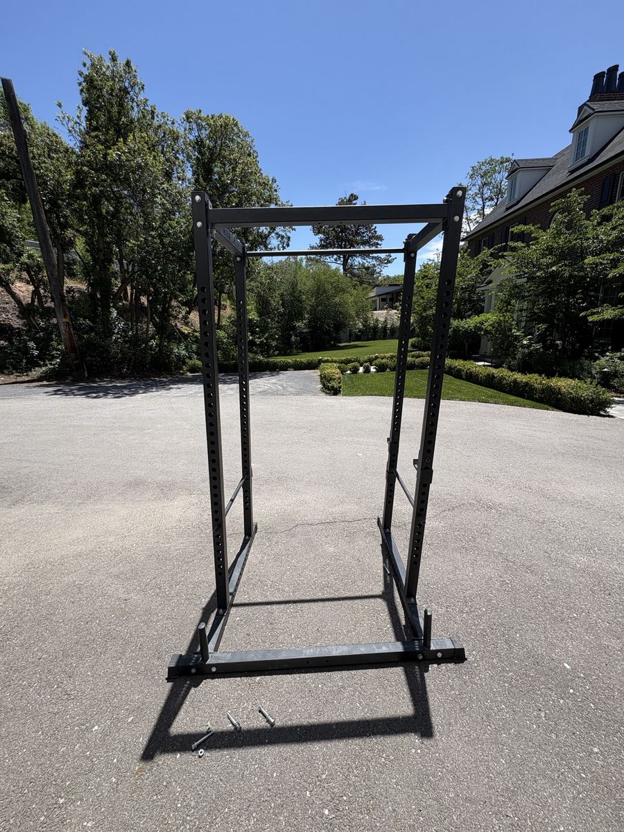 Heavy Duty Squat Rack with Pull-Up Bar for Home Gym - Excellent Condition