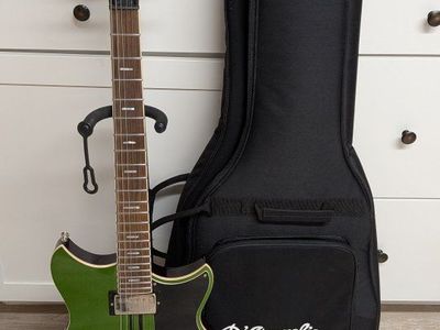 mint condition Yamaha revstar rss20 in green with black racing stripes