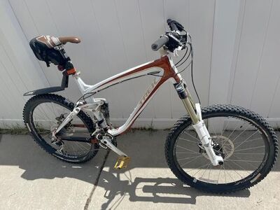 trek mountain bike remedy evo R8 20"